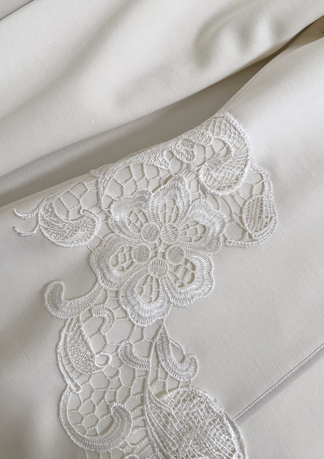 Champagne Pearl Lace Harmony Gown Set