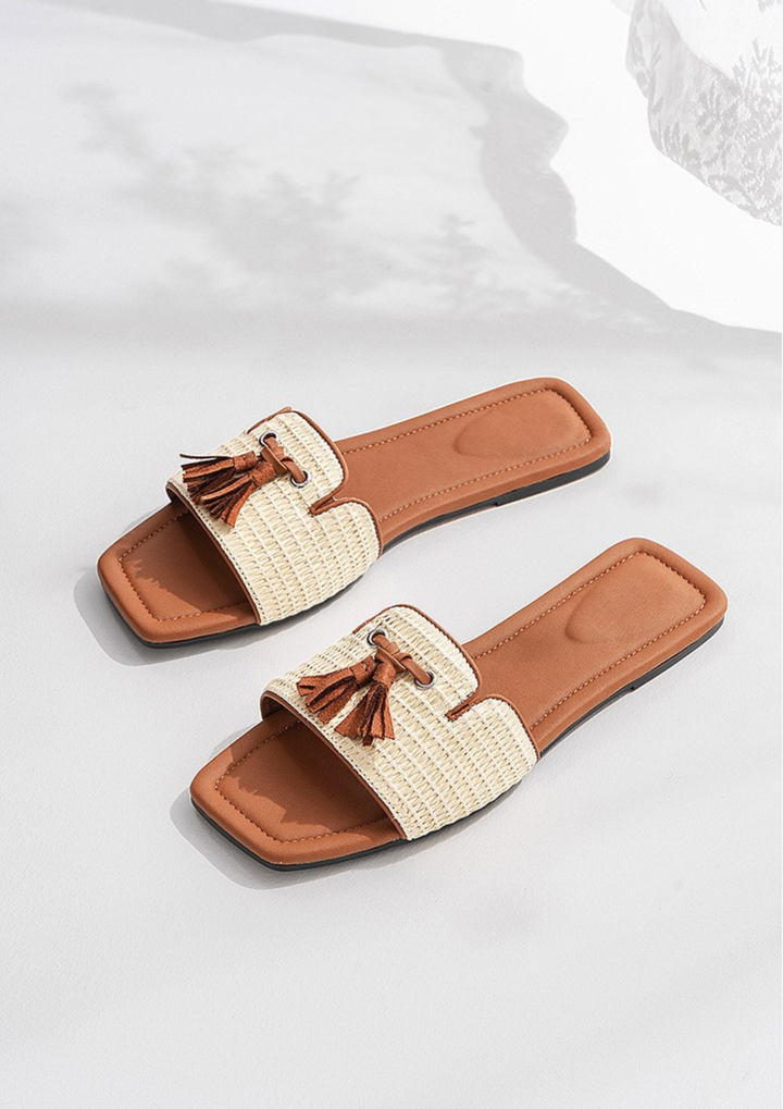 Tassel Woven Flat Slippers