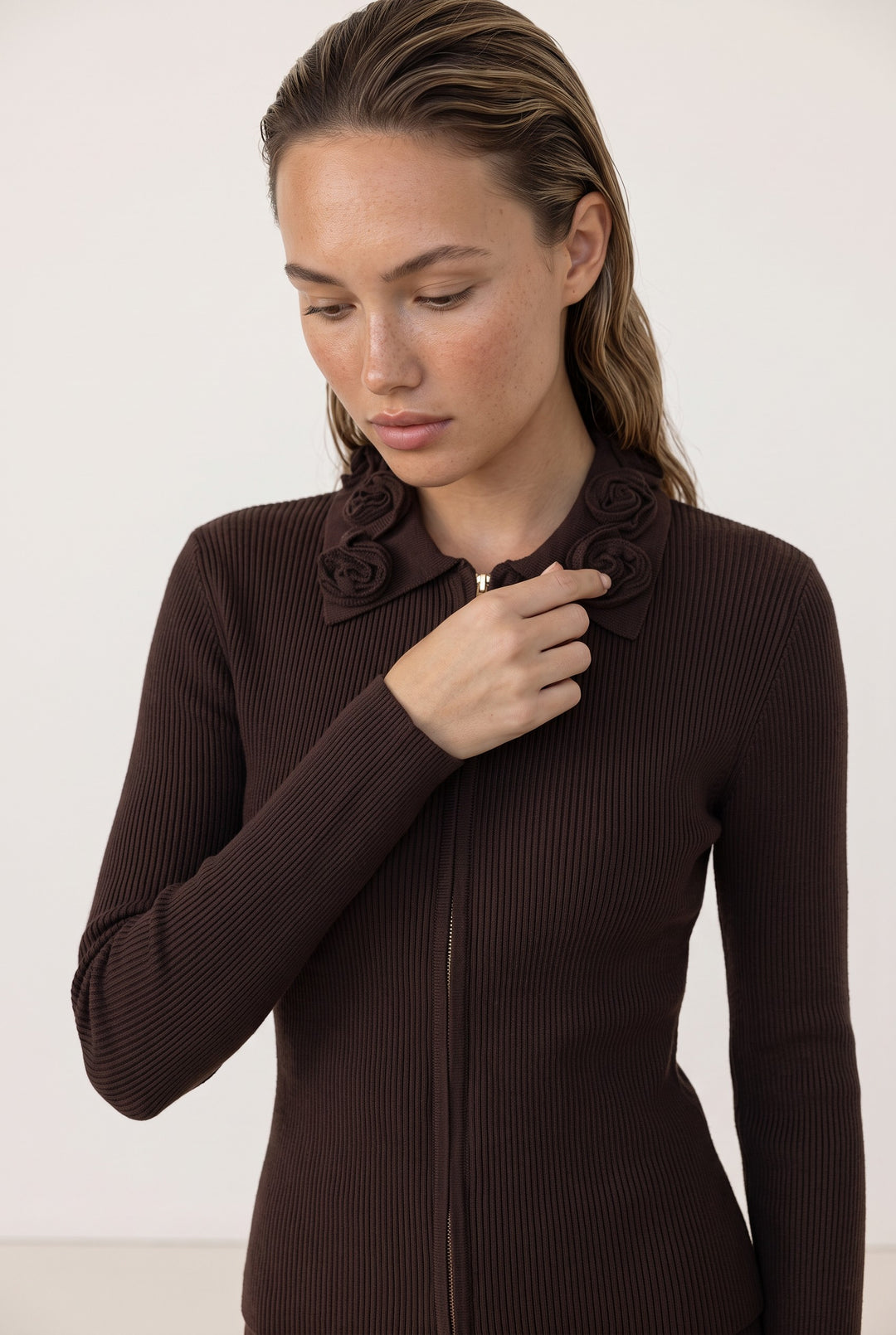 Rosette Collar Zip Cardigan
