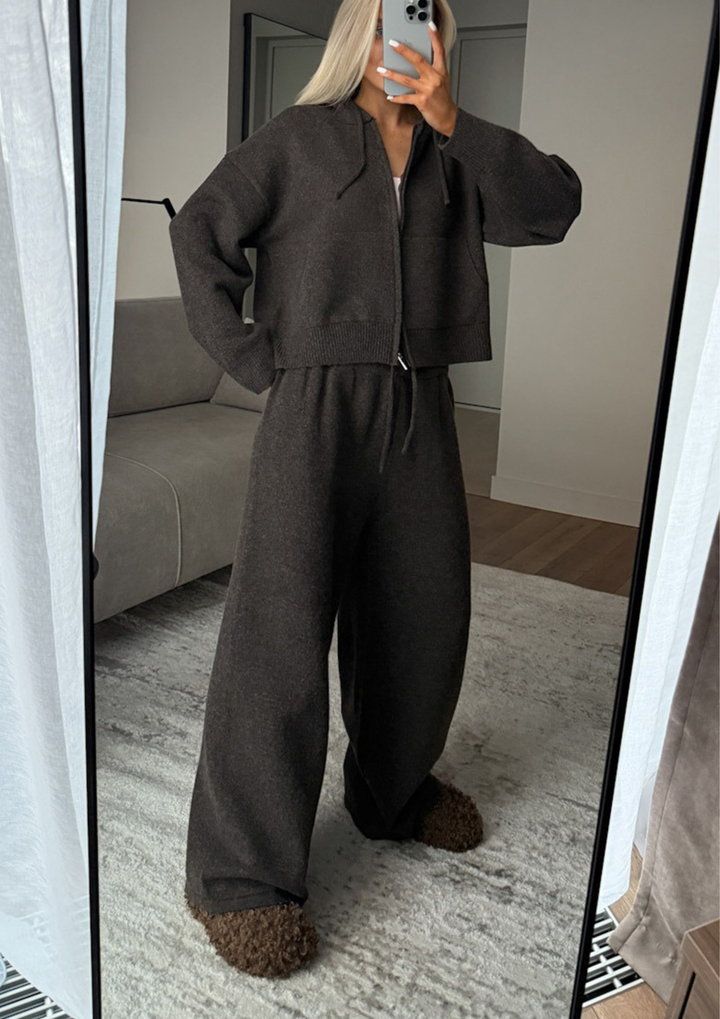 Mila Cozy Zip-Up Knit Set