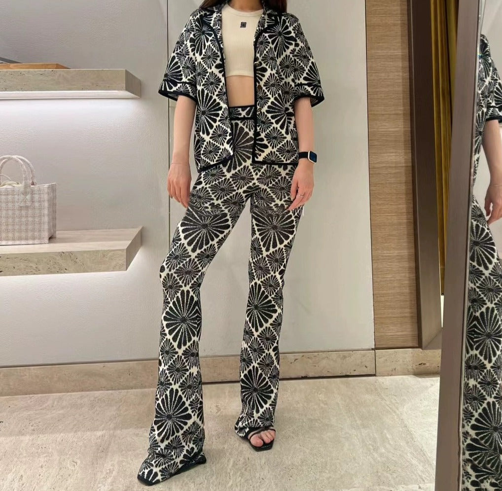 Monochrome Breeze Flare Ensemble